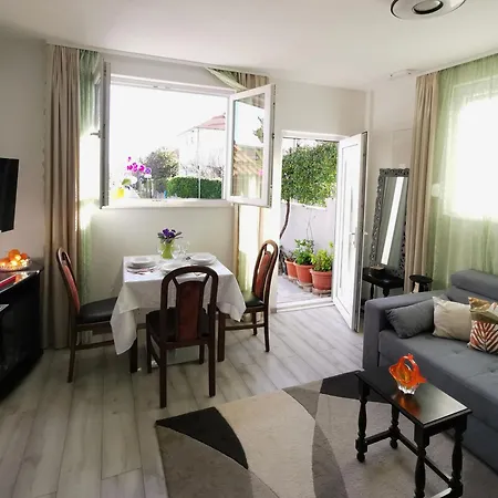 Apartman With A Parking Space Kastel Stari, - 23053