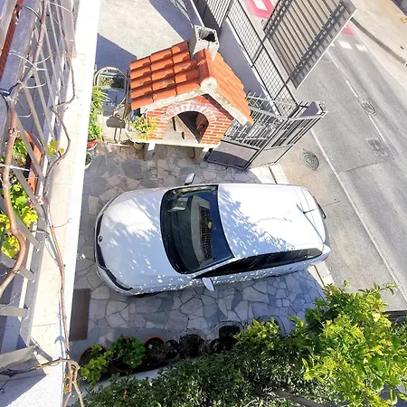 Apartman With A Parking Space Kastel Stari, - 23053